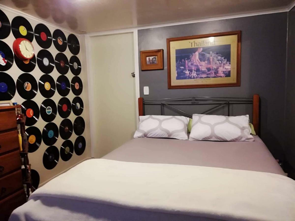 Rooms With A View Haywards Luaran gambar
